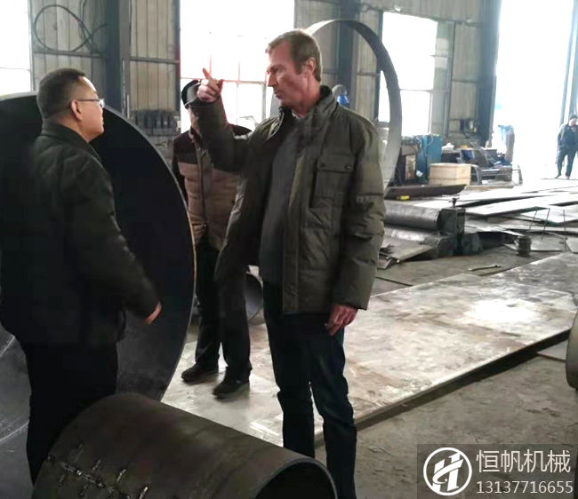 搶占有機肥設備出口新藍海 恒帆機械成功登陸芬蘭(圖1) 芬蘭客戶考察有機肥生產(chǎn)廠區(qū)