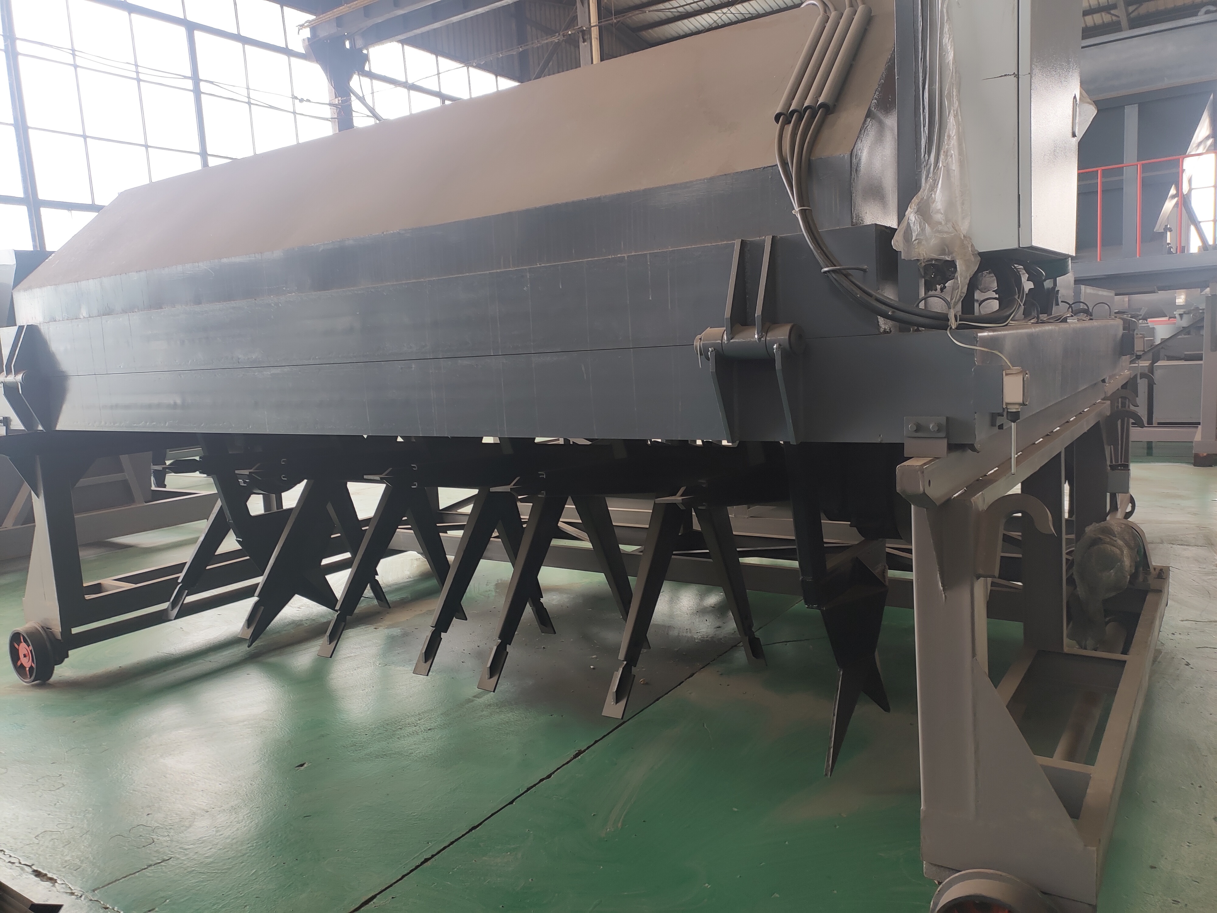 一般建議使用動物糞便。有機質(zhì)含量越，效果就越好，這是真的嗎？(圖1)